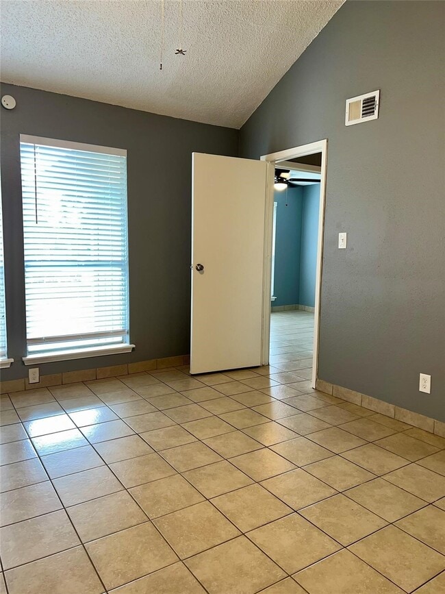 6118 W Mt Houston Rd Unit C