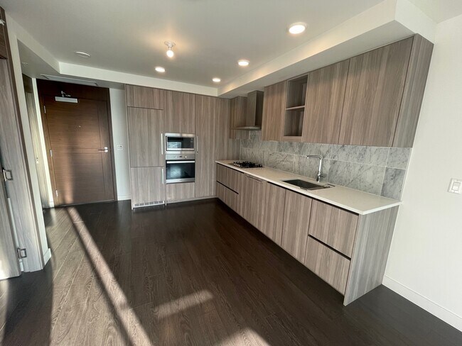 1207-433 SW Marine Drive