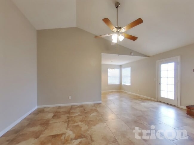 Photo - 6926 W Cameron Dr