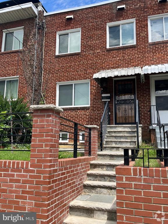 Building Photo - 1354 Adams St NE Rental