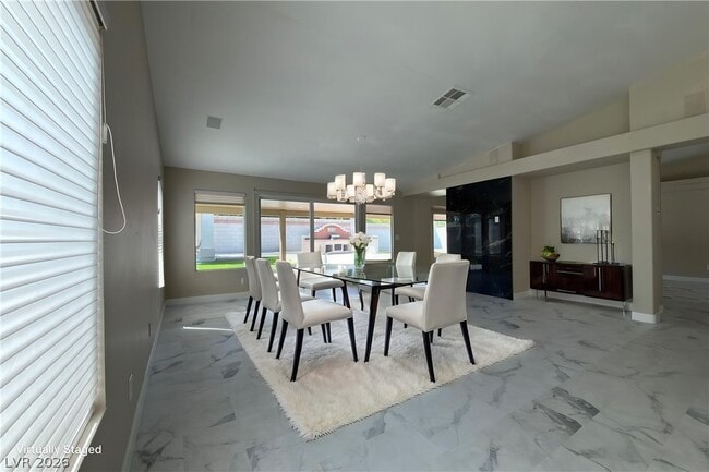 Photo - 3809 Cranbrook Hill St