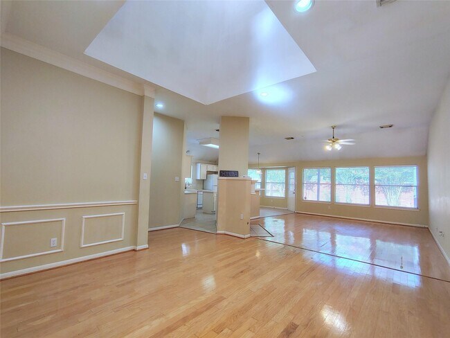 Photo - 818 Presley Way