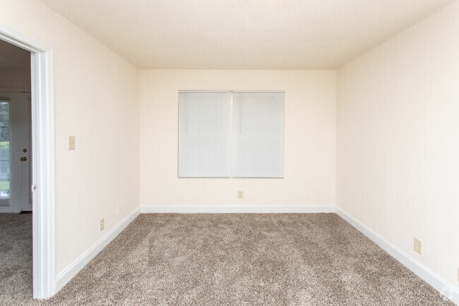 1BR Studio - 590SF