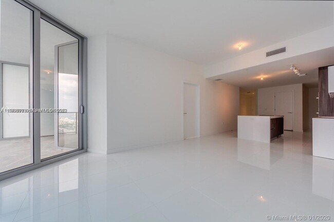 Photo - 851 NE 1st Ave Unit 4007