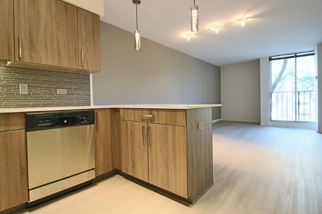 Photo - 907 S Ashland Ave