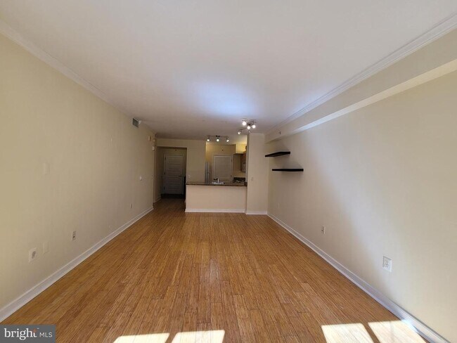 Photo - 631 D St NW Unidad 527