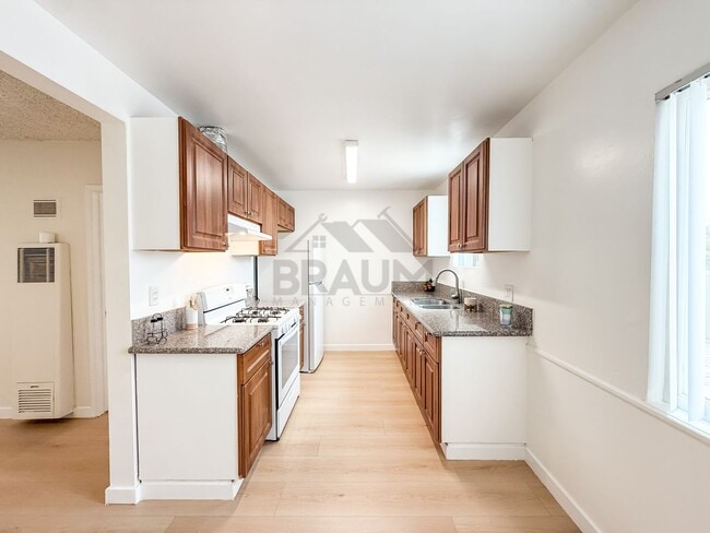 Photo - 19401 Haynes St Unidad 4