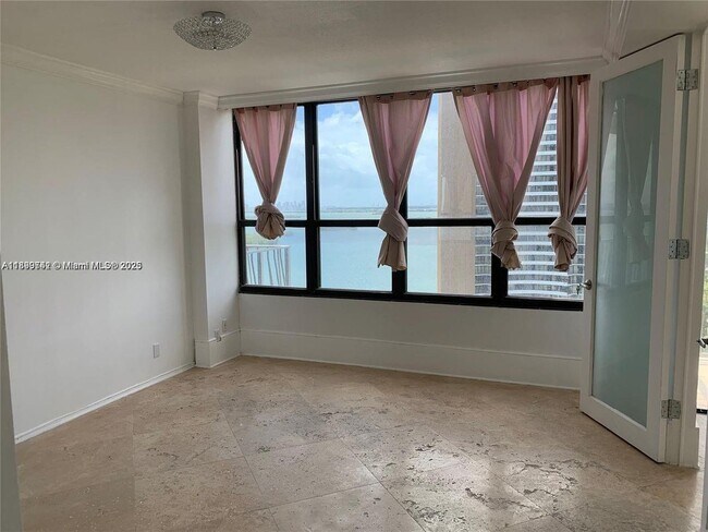 Photo - 780 NE 69th St Unidad 1507