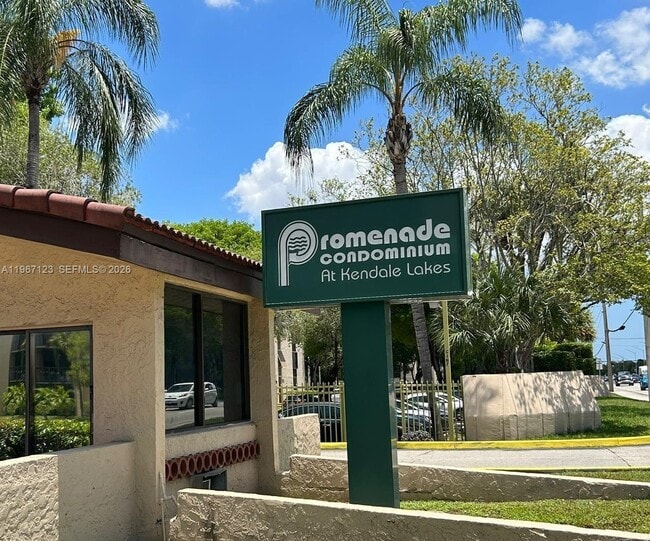 Building Photo - 14421 N Kendall Dr Unit 105M