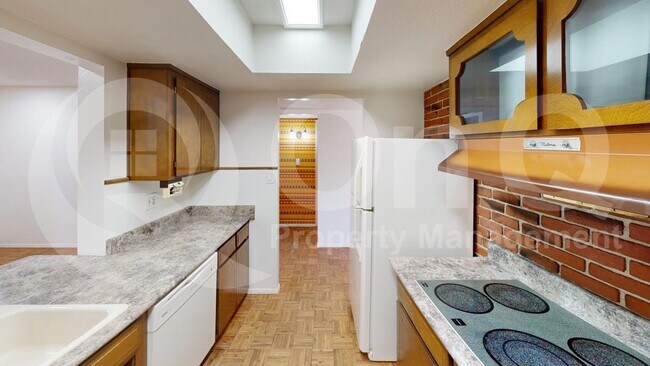 Photo - 1218 E Alameda Dr