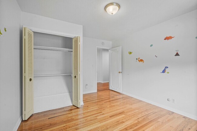 Photo - 300 Murray Hill Rd