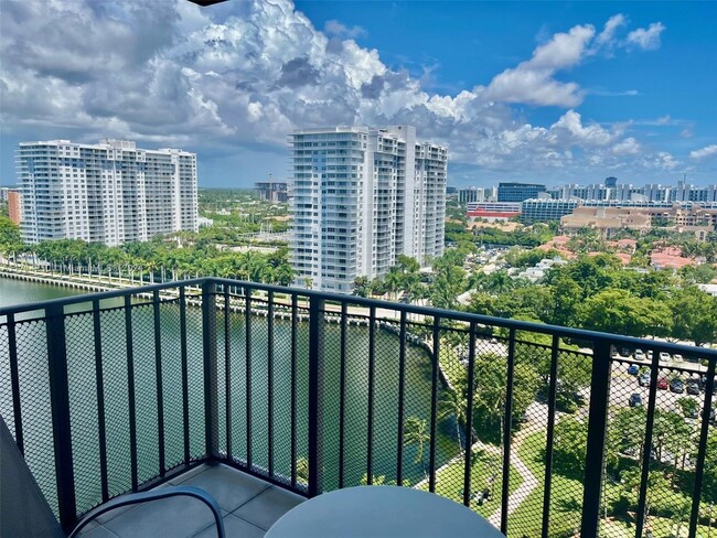 Photo - 18151 NE 31st Ct Condominio Unidad 1614