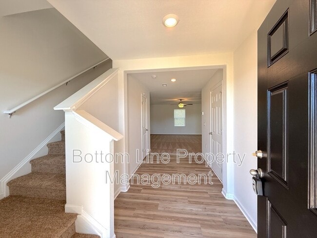 Photo - 180 Caffee Dr