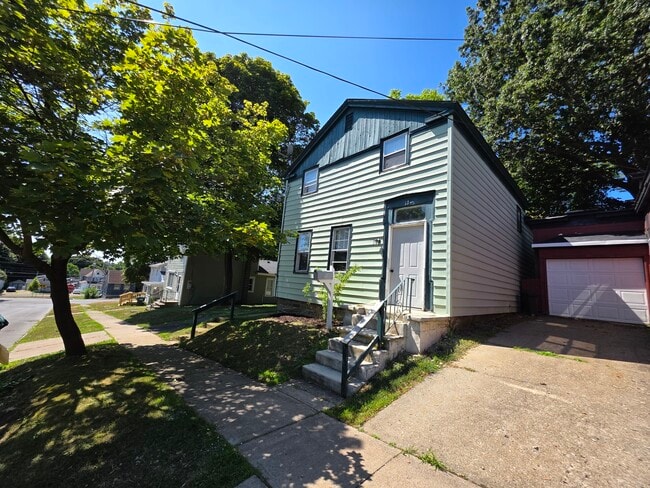 Photo - 13 Lawrence St Apartments Unit 1