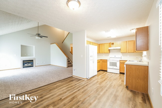 Photo - 8333 Mira St