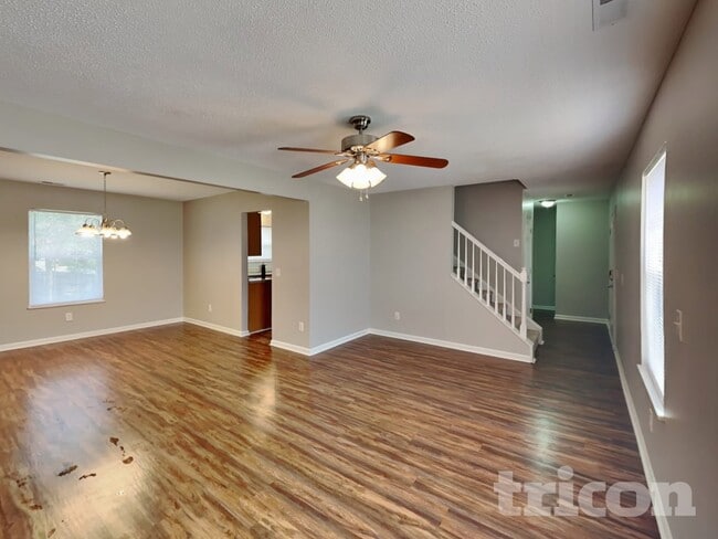 Photo - 5 Red Thorn Ct