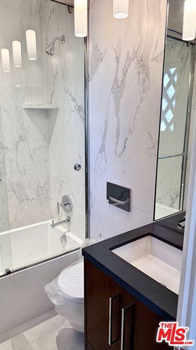 Building Photo - 1302 N Sweetzer Ave Unit 405