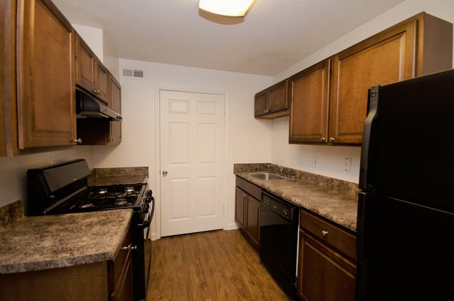 Building Photo - Somerpoint Rental