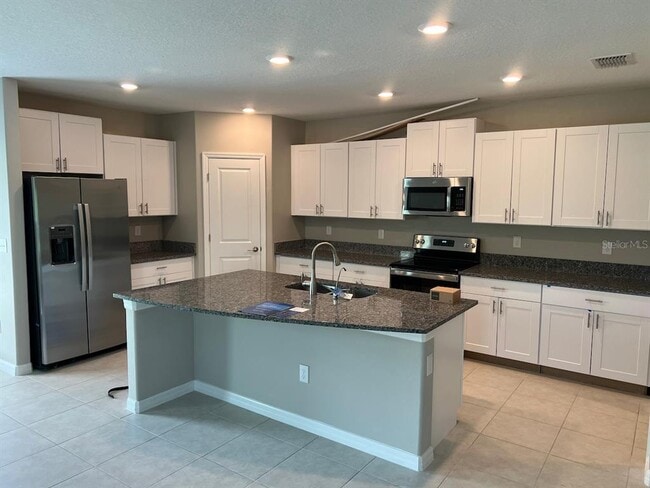 Photo - 580 Royal Empress Dr