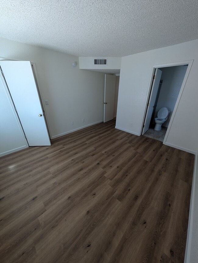 Photo - 1430 N Leawood Pl