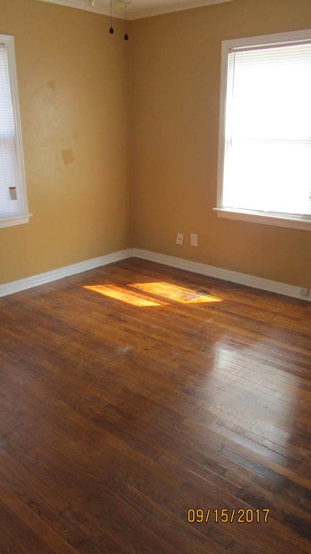 Photo - 2 bedroom/1 bathroom - Centrally Located i...