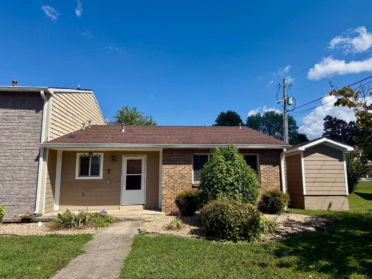 Photo - 2BR/1BA Condo in Greenbrier Unit 7