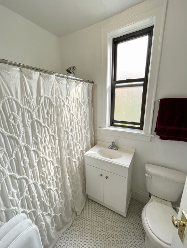 Photo - 639 W Roscoe St Unit P2