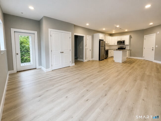 301 Bridgeport Ave