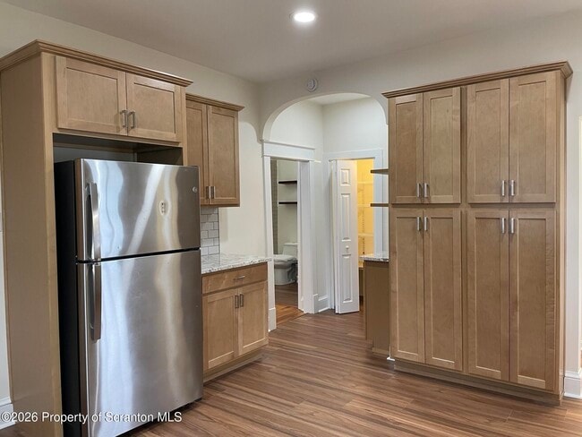 Photo - 1064 Lincoln St