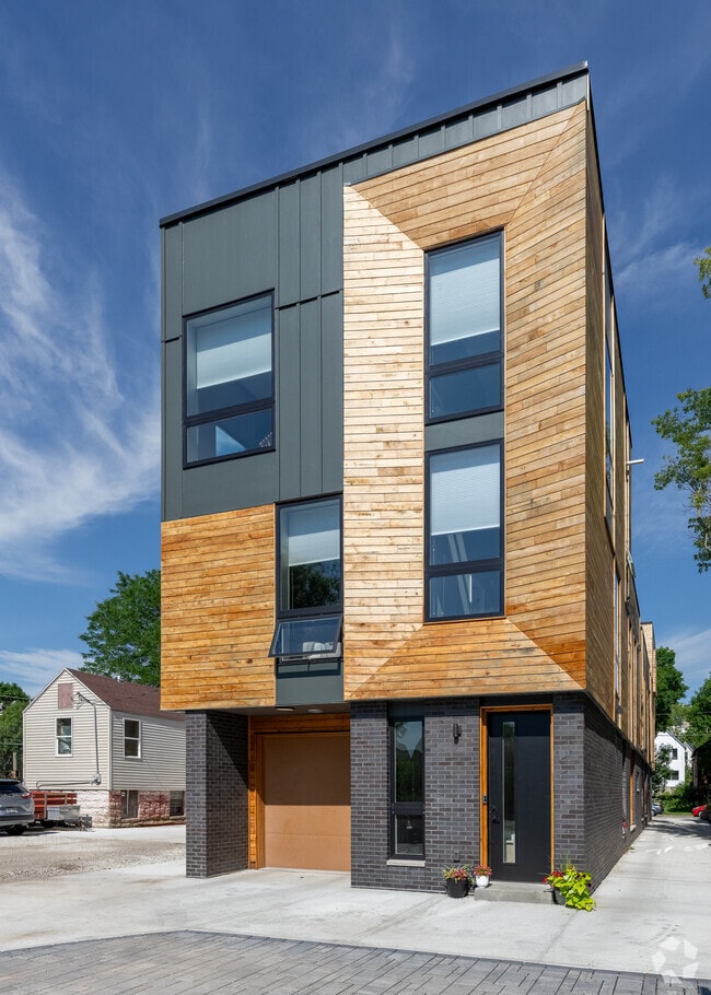 Building Photo - 1817 N Arlington Pl Rental