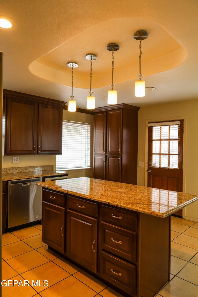 Photo - 5822 Beaumont Pl