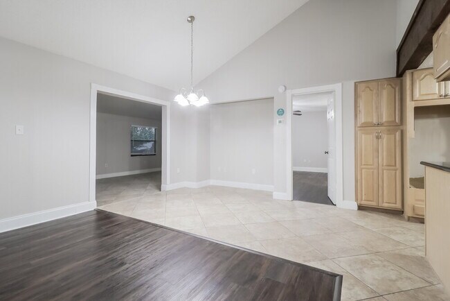 Photo - 978 Windsong Cir