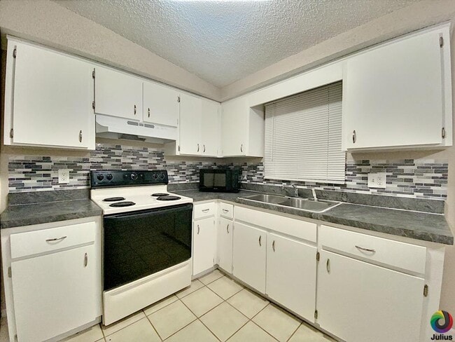 Photo - 4047 Las Vegas Dr