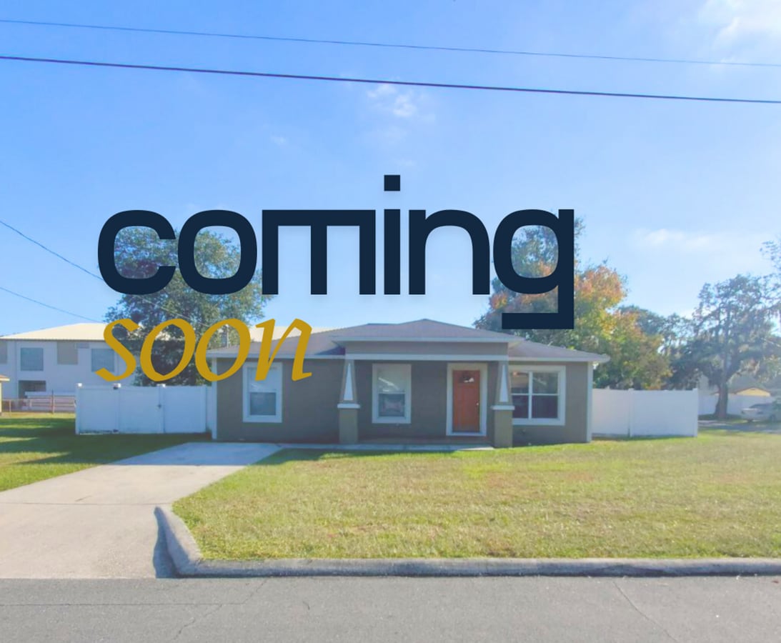 Fenced In Spacious 3-Bedroom 2-Bathroom Home - Fenced In Spacious 3-Bedroom 2-Bathroom Home