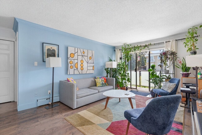 Photo - 665 E 6th Ave Unit SI ID1532872P