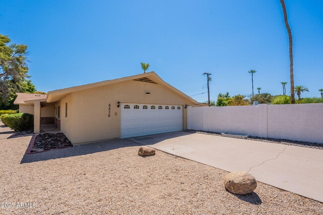 Photo - 6839 E Montecito Ave