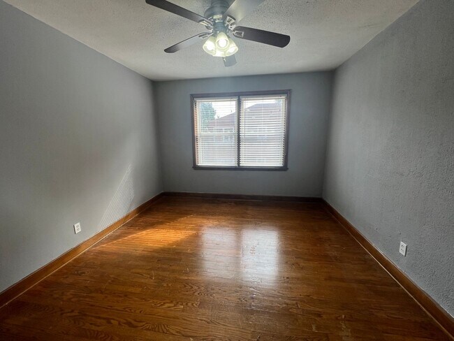 Photo - One Bedroom Apartment in Richmond Heights with One Month Free Move-In Special! Unit 7760 Wise  11
