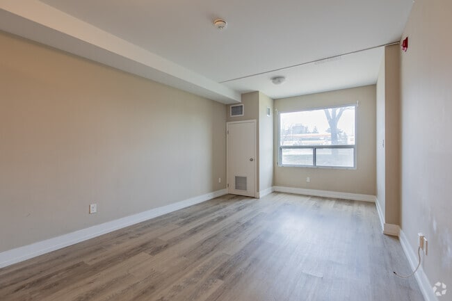 BACHELOR - 450SF - Living Room - Warren Court Apartments