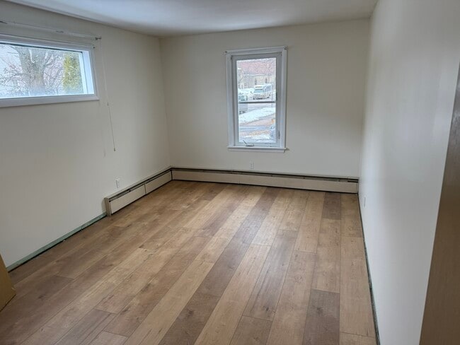 Building Photo - 16 Pleasant St Unit 1