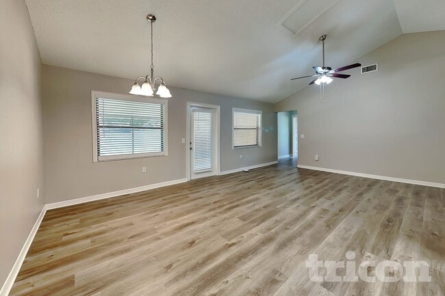 Photo - 352 N Fork Pl