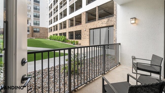Photo - 2000 Aureum Dr Unit 1-151