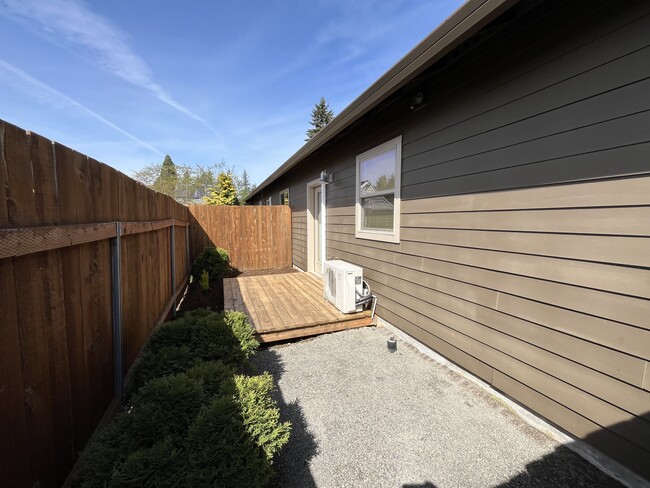 Photo - 13643 E Burnside St Unidad 13651