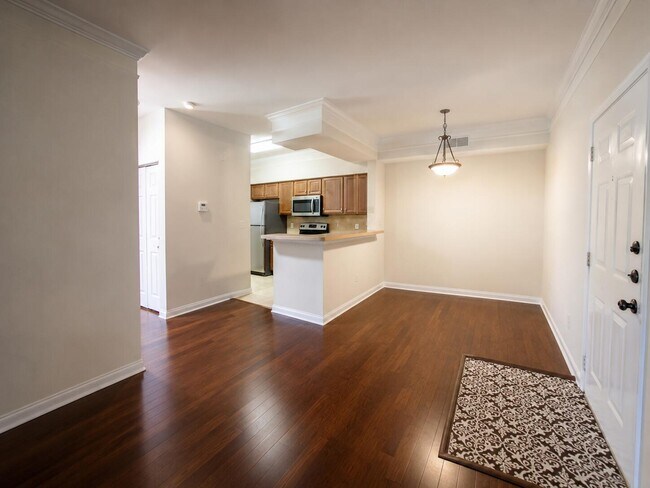 Photo - 2210 Myrtlewood Cir E