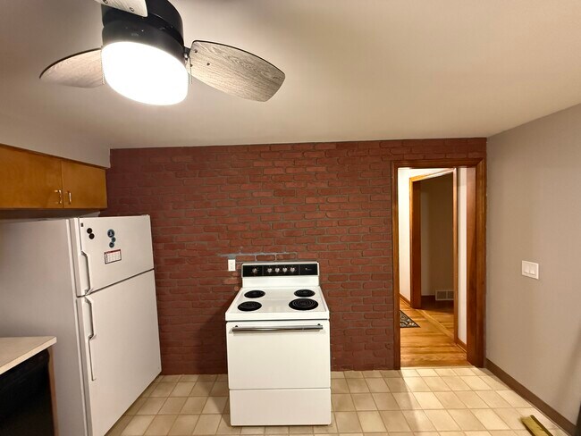 Kitchen - 729 Ruie Rd Unit Upper