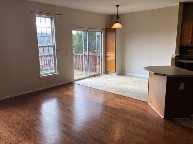 Photo - "Spacious 3 Bed, 2.5 Bath Townhouse with Finished Basement on Bell Road - Antioch Rental!" Unidad 442