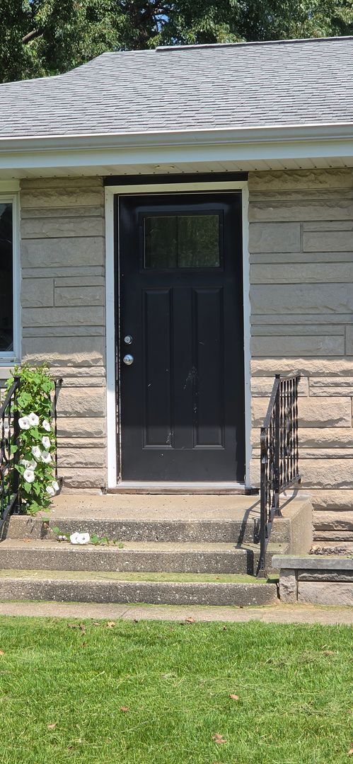 Photo - 612 W Russ Ave