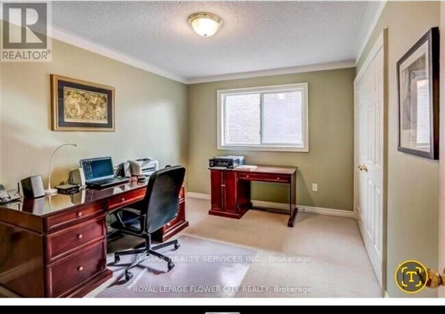 Photo - 23 Merlin Dr