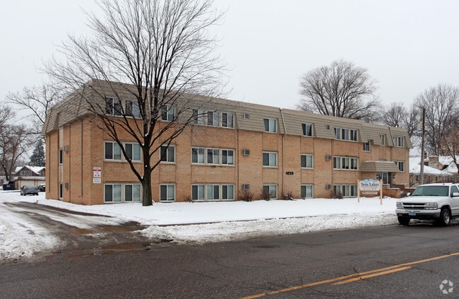 Building Photo - Twin Lakes Rental