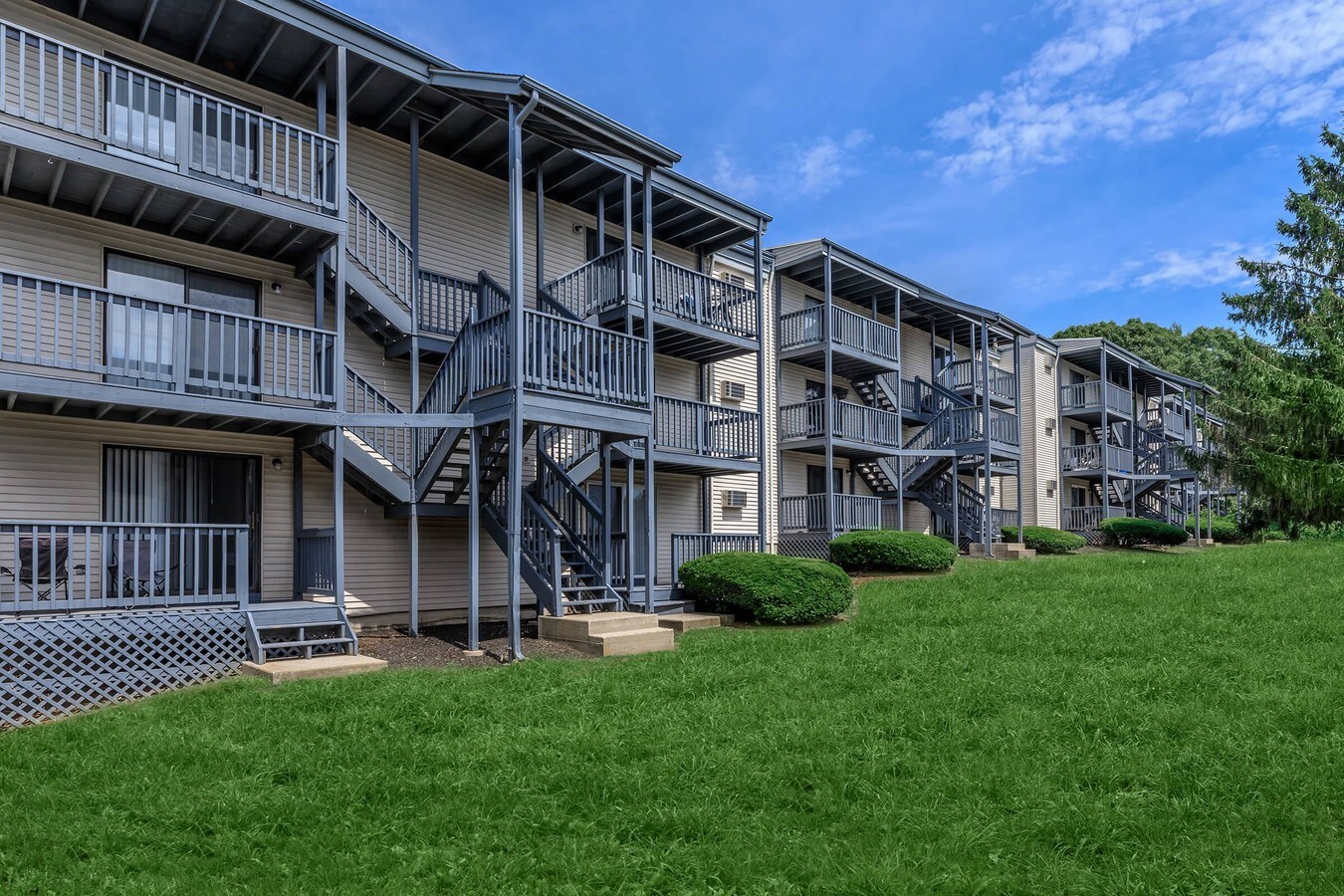 Nutmeg Woods Apartments For Rent In New London Ct Forrent Com