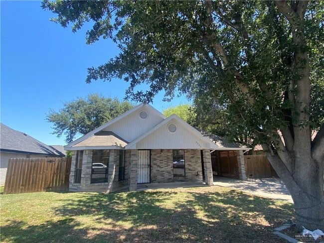 26 Coma St